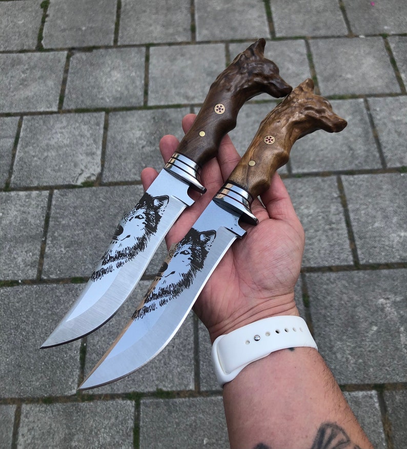Nož za kampiranje s vučjom glavom, ručno izrađen lovački nož, poklon za godišnjicu/rođendan, personalizirani nož