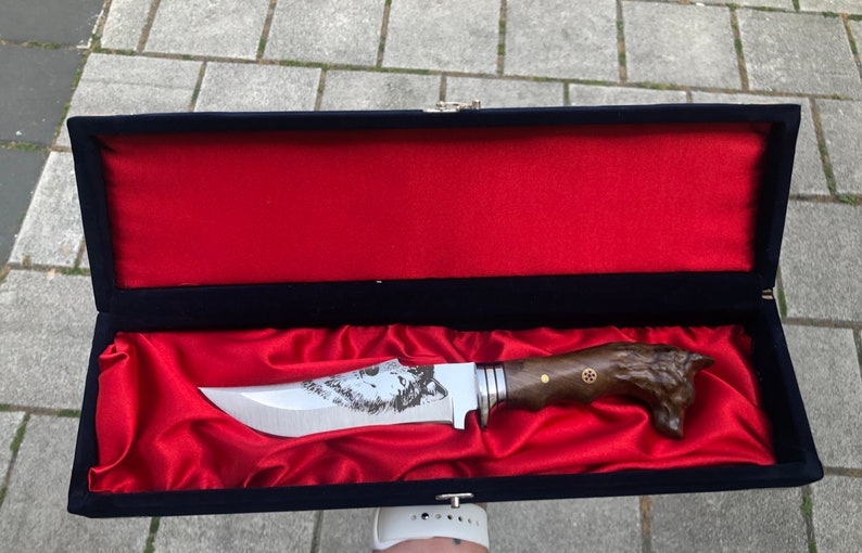 Nož za kampiranje s vučjom glavom, ručno izrađen lovački nož, poklon za godišnjicu/rođendan, personalizirani nož